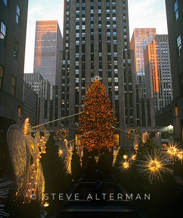 09 Rockefeller Center at Christmas, New York City