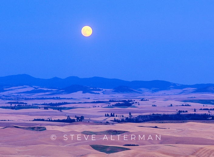 722 Moonrise Over the Palouse from Steptoe Butte, Eastern Washington